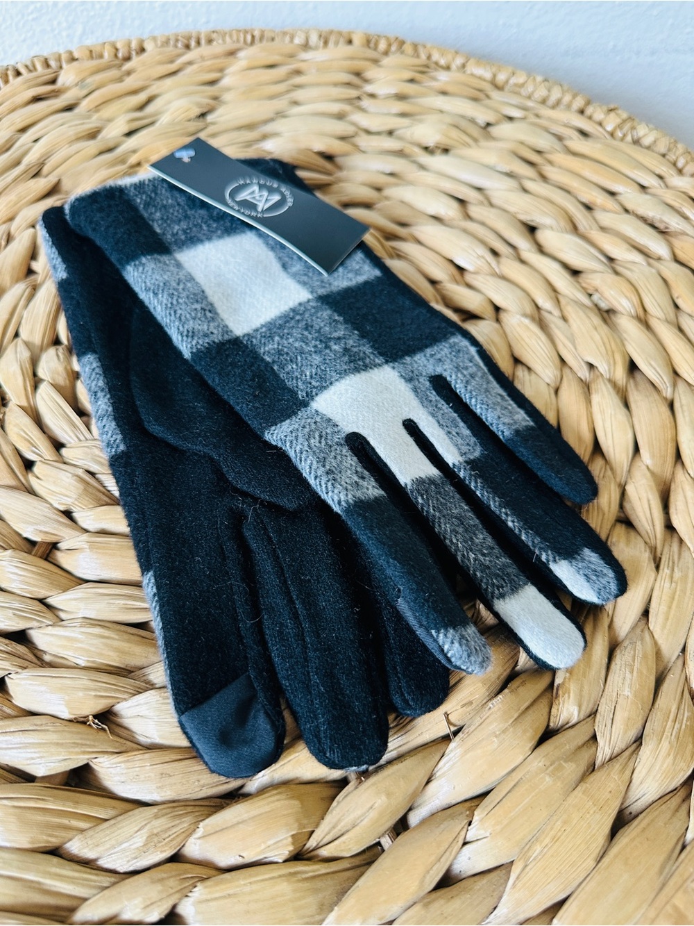 Marcus Adler Plaid Touchscreen Gloves One Size NWT Black Gray Smart Jersey
